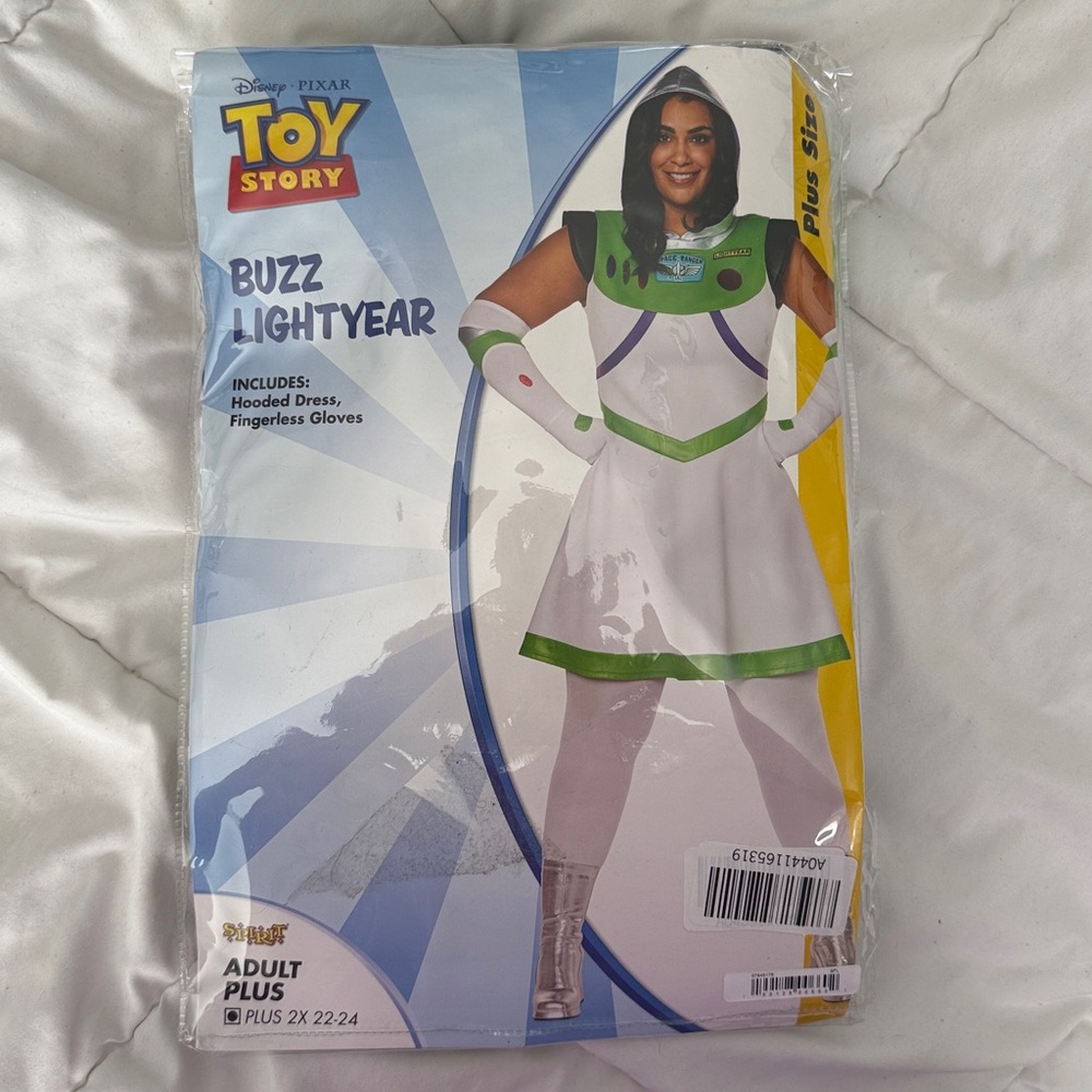 Spirit Halloween Toy Story Adult Buzz Lightyear costume - Picture 8 of 10